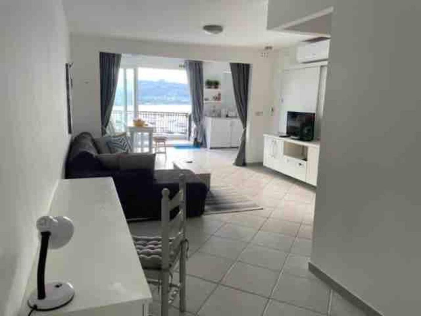 Appartamento Mellieha Bay Seafront With Spectacular Views3Bed Esterno foto